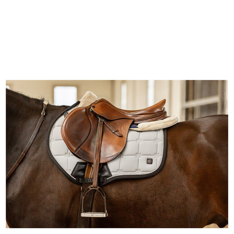 BR CLX Zadeldek Jumping