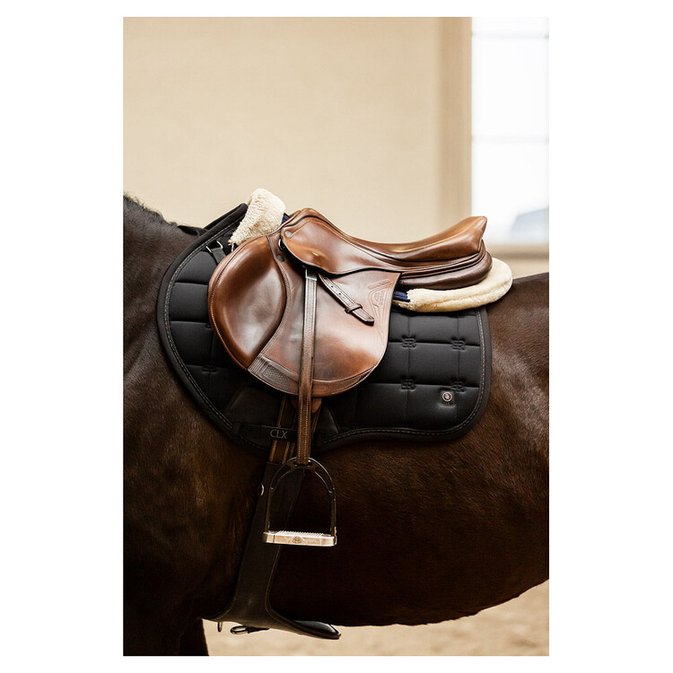 BR CLX Zadeldek Jumping