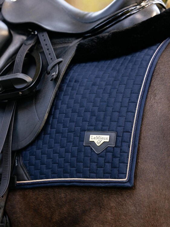 LeMieux Puissance Zadeldek Suede Dressuur 