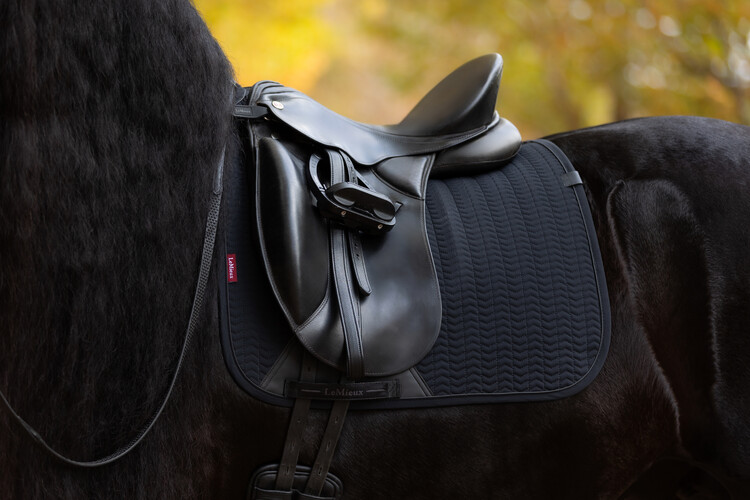 LeMieux Zadeldek Essence Dressuur