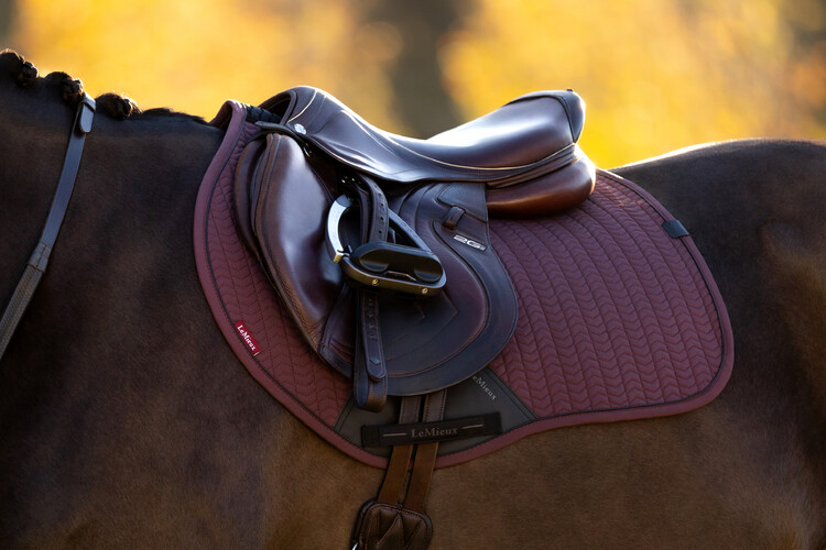 LeMieux Zadeldek Essence Eurojump